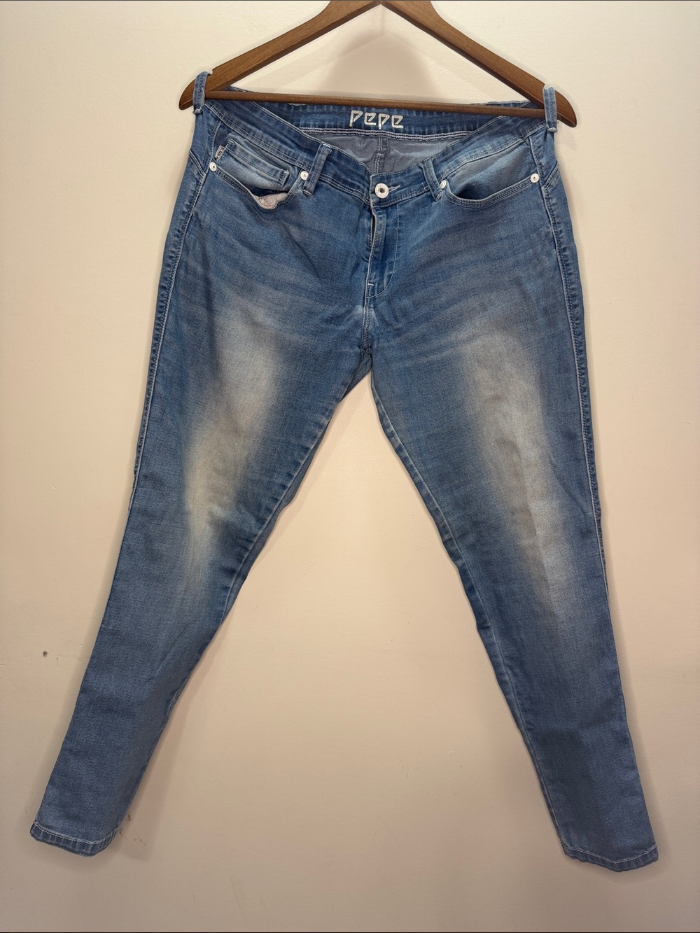 PEPE Skinny Jeans Midrise London  for Women in Light Blue Wash W35, L34, I27